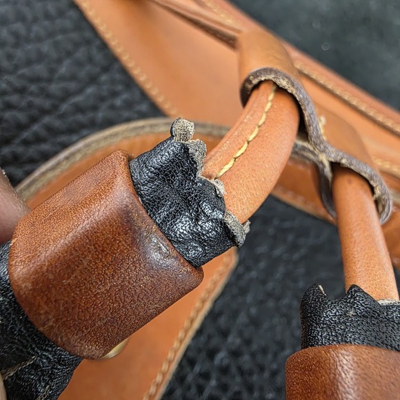 Dooney & Bourke Dover Carrier R10 Crossbody Tassel All Weather Vtg Tan Black Bag - Picture 13 of 16